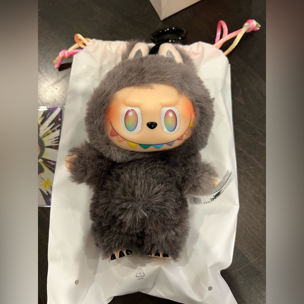 Labubu Pop Mart Secret "Id" Blind Box Big Into Energy - Picture 3 of 6